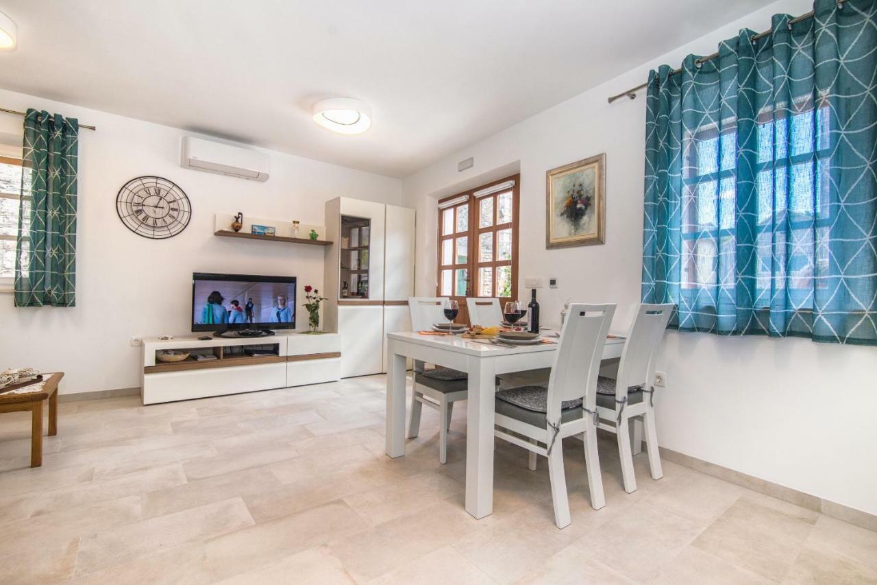 Villa House Tia Vrboska Esterno foto