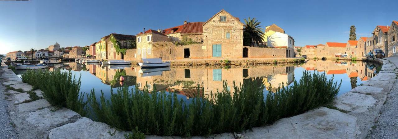 Villa House Tia Vrboska Esterno foto